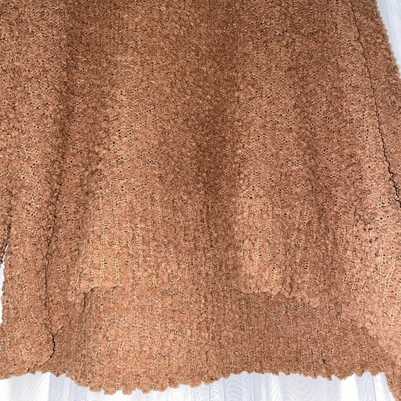 NWOT ZENANA SWEATER - Picture 7 of 8